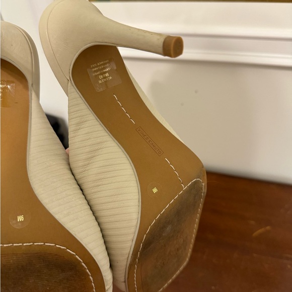 Vince Camuto salete Knotted Heels - Picture 6 of 6